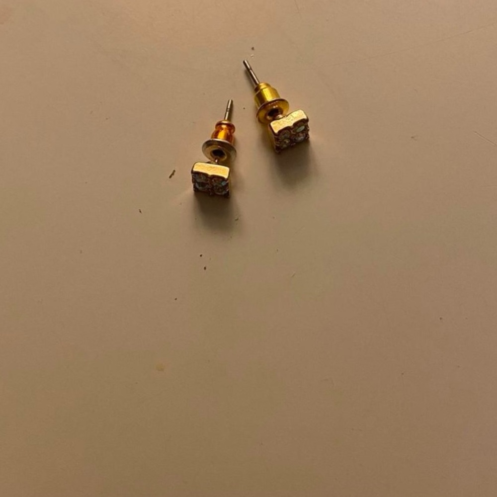 Cute square diamond earrings